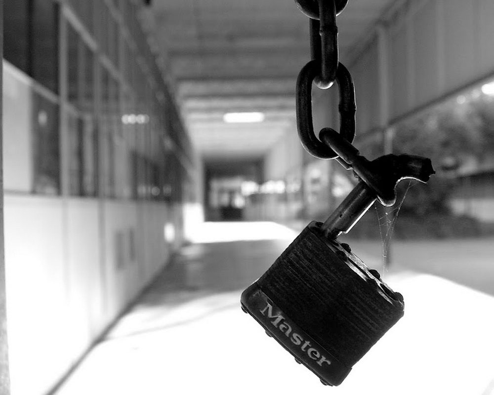 LOCK-broken-1000x800.jpg LOCK-broken-1000x800.jpg